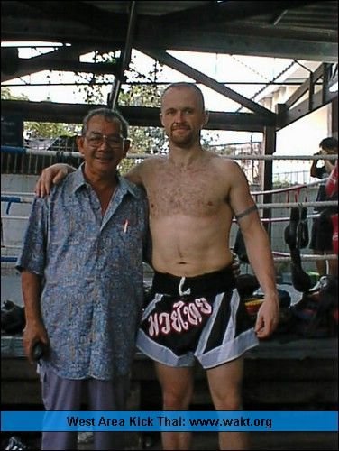 Mr Al with Grandmaster Chani Pongsupha, Sasiprapa gym, Bangkok 2002